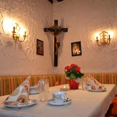 Gastehaus Im Pfarrhof Bed & Breakfast