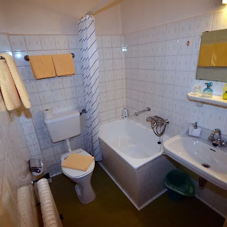 Gastehaus Im Pfarrhof Bed & Breakfast 2*