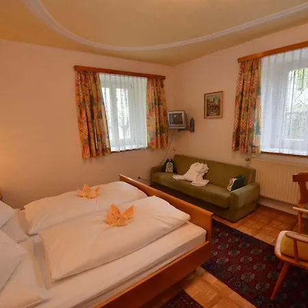 Gastehaus Im Pfarrhof 2*